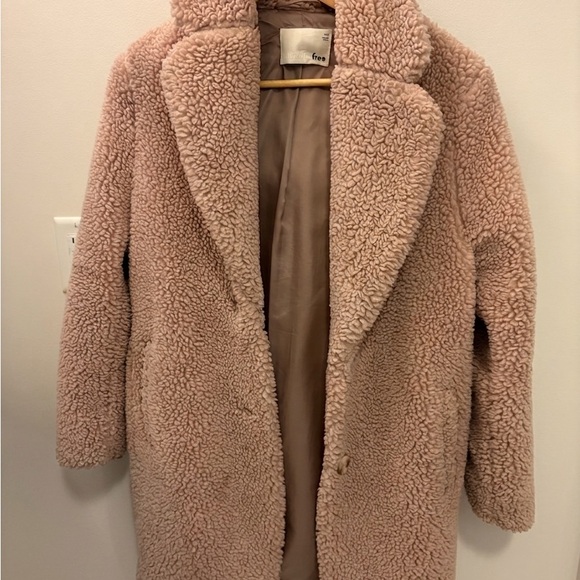 Aritzia Jackets & Blazers - Wilfred Free by Aritzia “The Teddy” Coat - Dusty Rose - XXS